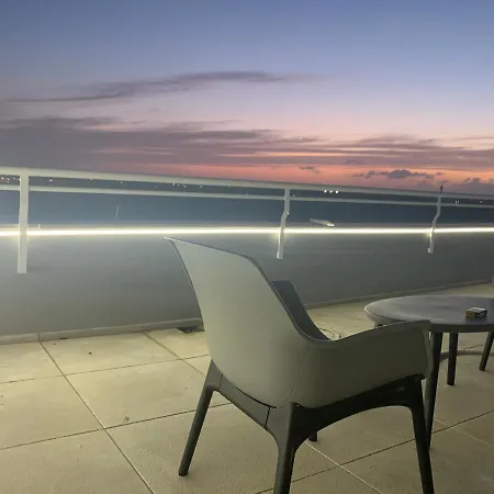 Apartment Penthouse Aureliana Attico Con Piscina A