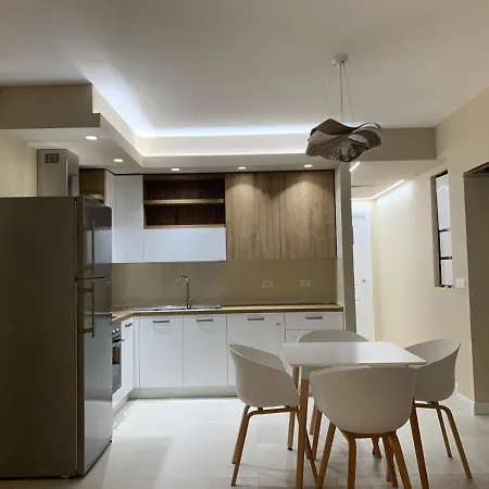 Penthouse Aureliana Attico Con Piscina A Apartment