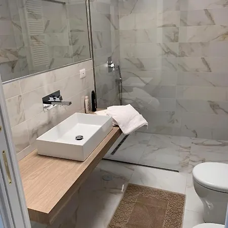 Apartment Penthouse Aureliana Attico Con Piscina A *