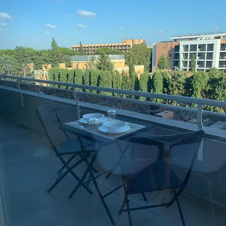 Apartment Penthouse Aureliana Attico Con Piscina A