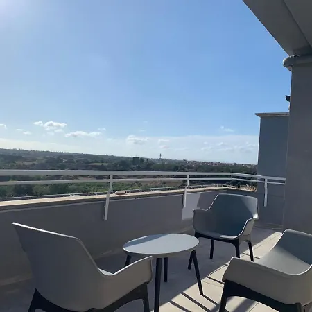 Apartment Penthouse Aureliana Attico Con Piscina A *