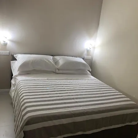 Penthouse Aureliana Attico Con Piscina A Apartment *