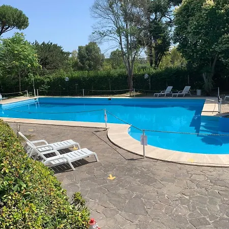 Apartment Penthouse Aureliana Attico Con Piscina A